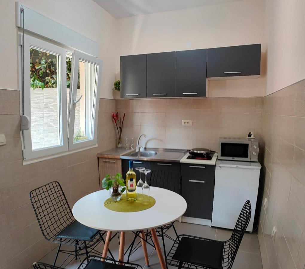 Studio Apartman Rea Kotor Exteriör bild